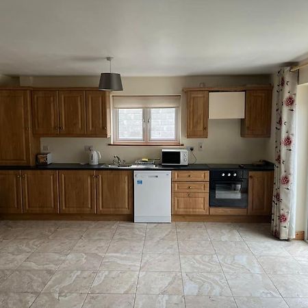 Villa Modern 4 Bed House In Town Tubbercurry Exterior foto
